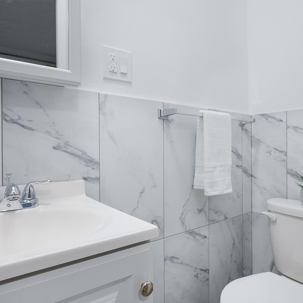 153-1g Newly Renovated 2BR Lower East Side