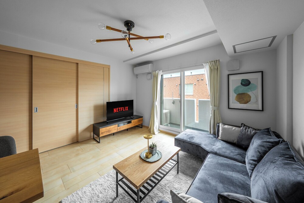 E-US NAEBO STATION 302