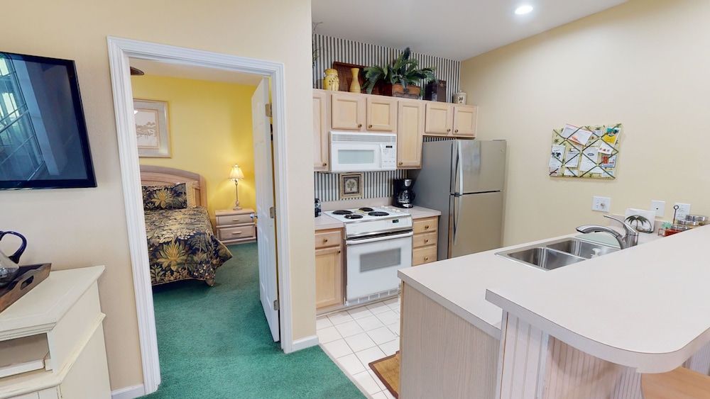 Royal Poste Unit 2605 2 Bedroom Condo by RedAwning view 2