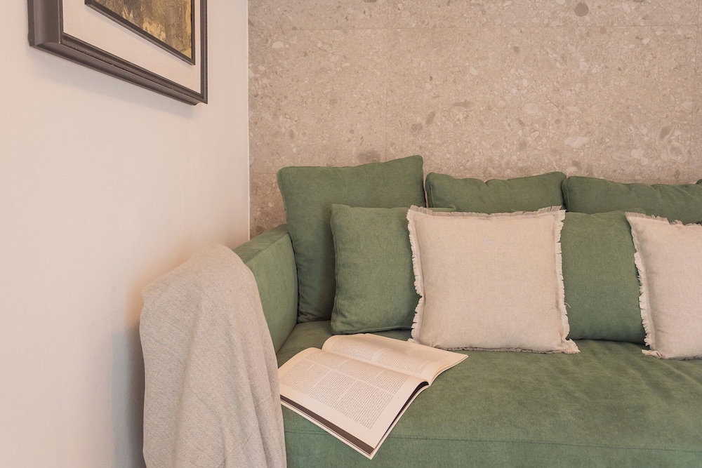 Muralto's Nest by Rent all Como