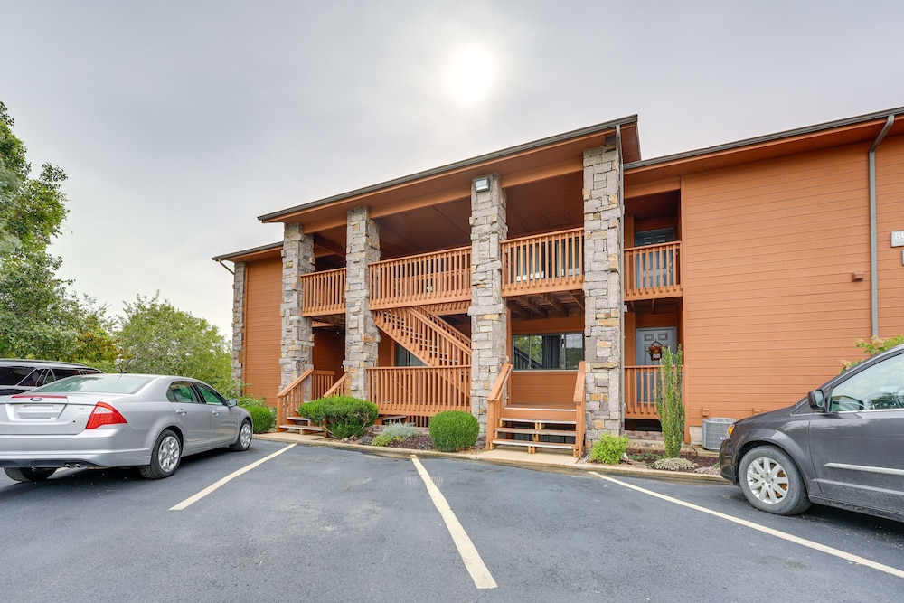 Branson Getaway w/ Balcony & Resort Amenities! view 5