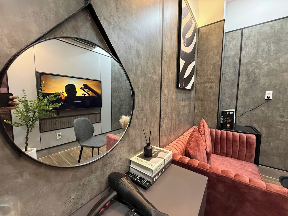 Unite StayCation Nhieu Tu