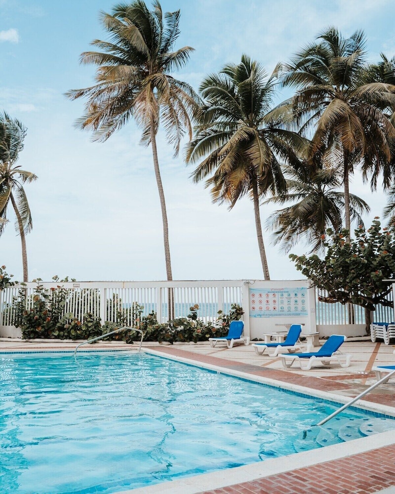 Puerto Rico Condado Beachfront w Pool Rental Otium Rentals - Property Image 18