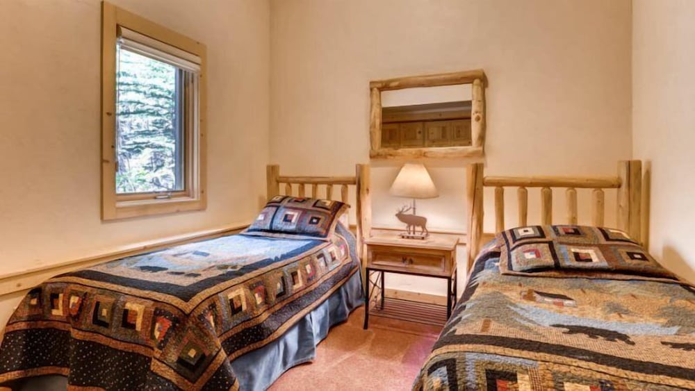 Breck_clifton_lodge