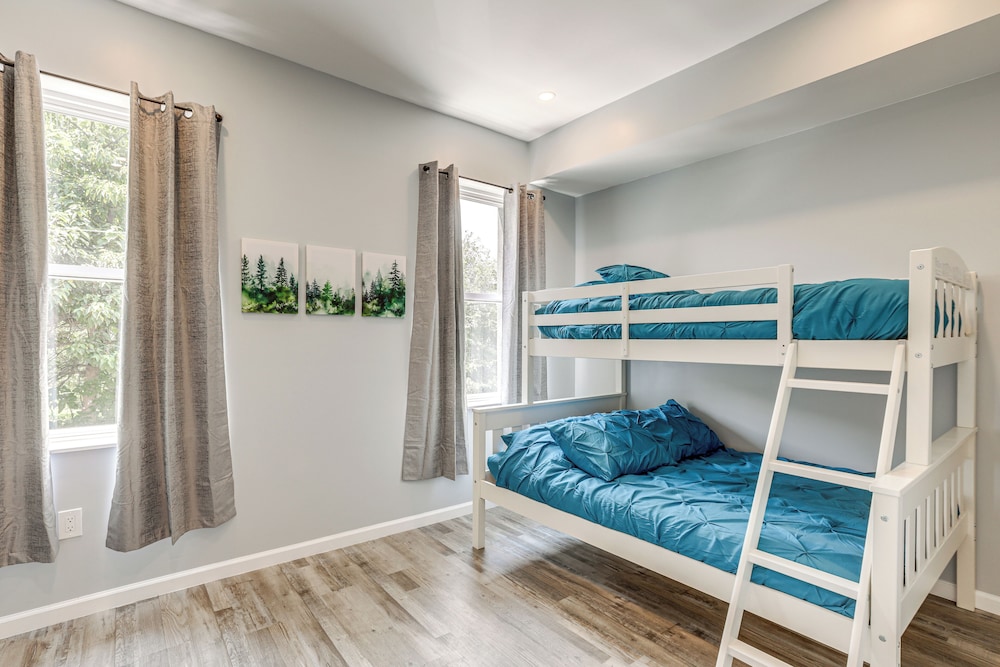 Group Getaway w/ Games & Patio in Philadelphia!