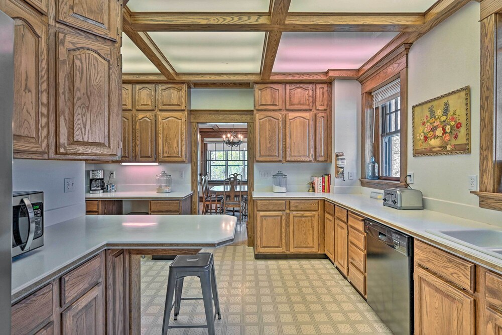 Spacious 'old Saguache Manor' - Built in 1914 view 3