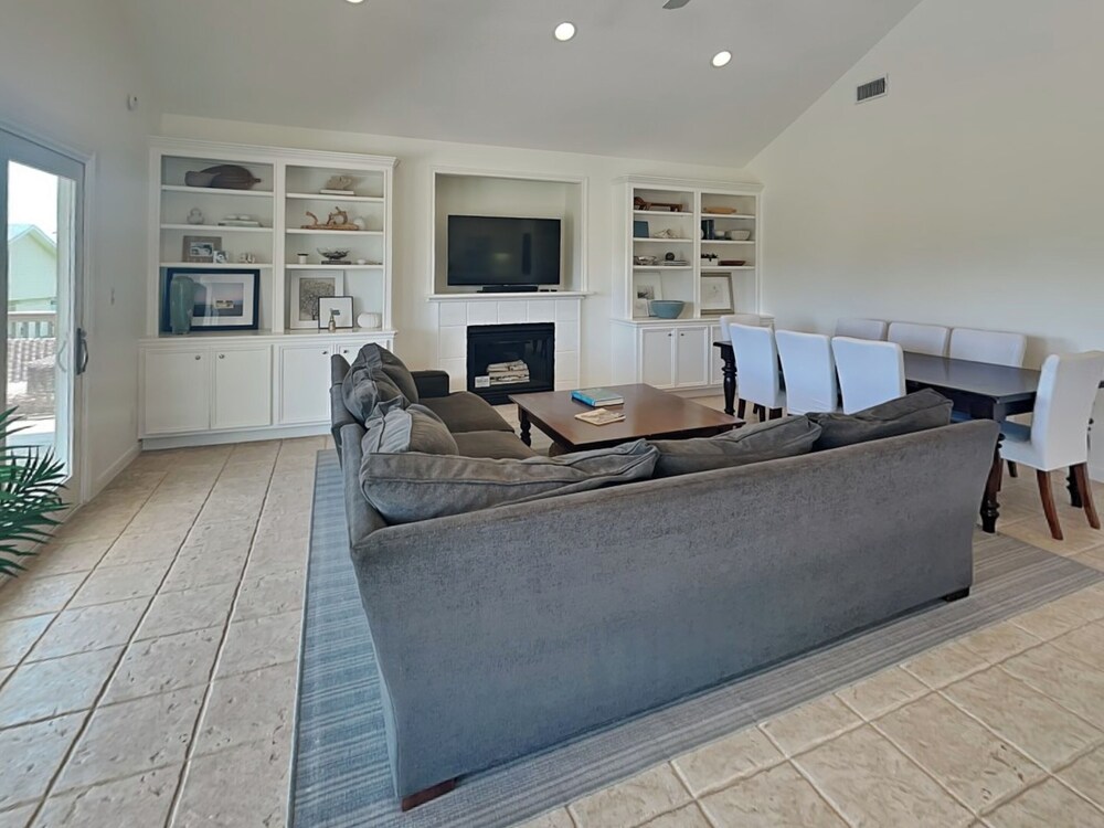 Papa's Paradise by Ryson Vacation Rentals