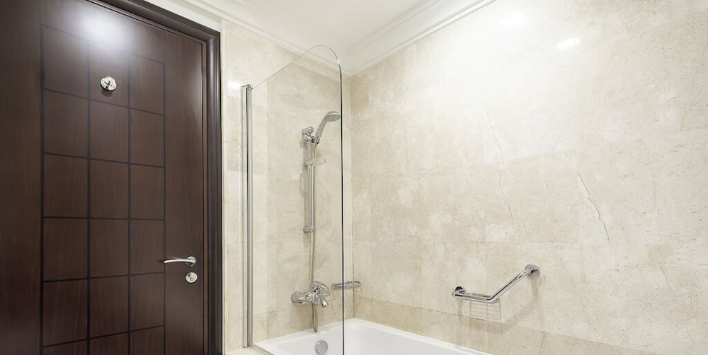 LUX The Grandeur Palm Garden View Suite