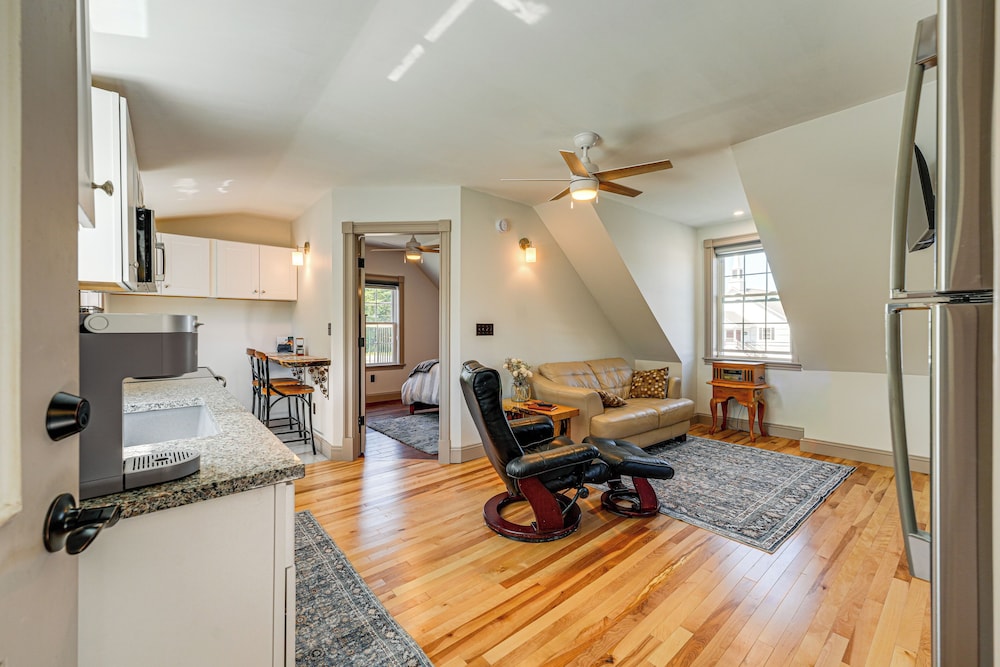 Charming Apt w/ Shared Outdoor Space in Lisbon!