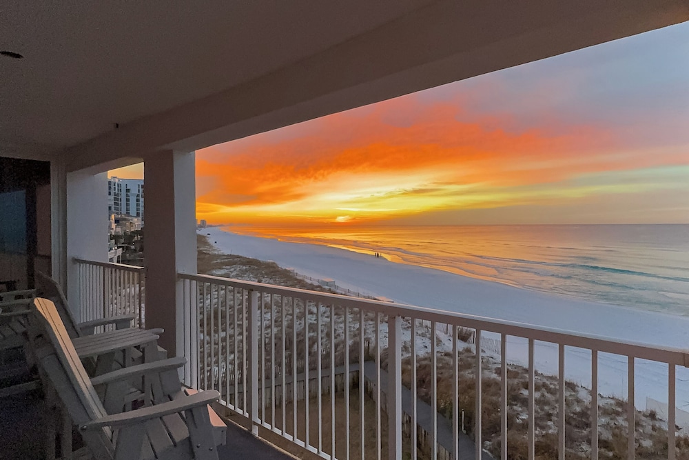Steps to Beach: Oceanfront w/ Panoramic Gulf Views