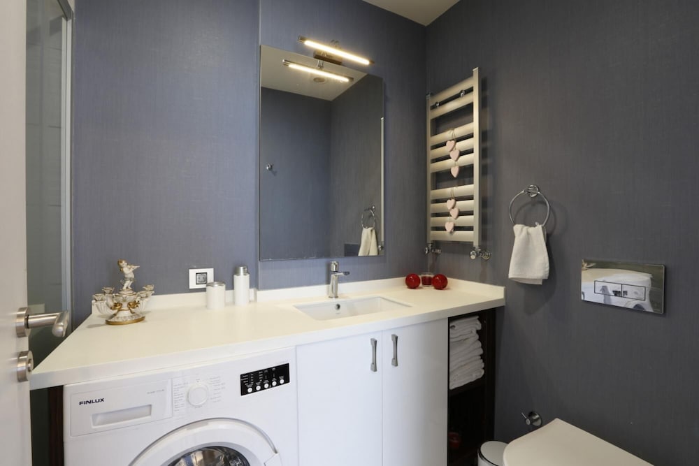 Amazing Residence Flat With Superb View in Kartal
