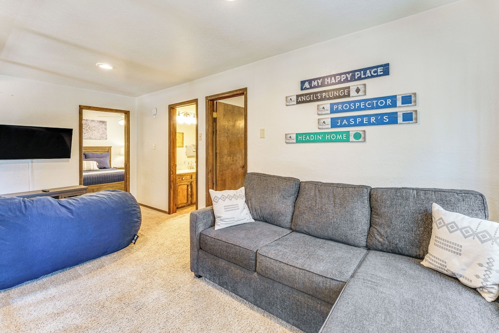 Walk to Lake & Trails: Angel Fire Home w/ Deck!