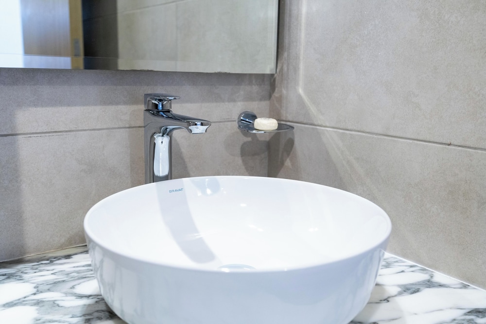 Lux BnB Aykon City
