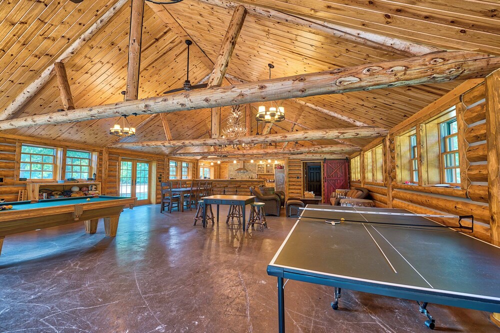 Lakefront Cabin w/ Beach Access: Levering Retreat