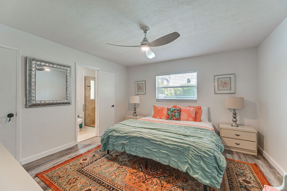 Private Pool & Hot Tub: Family Gem in Naples!