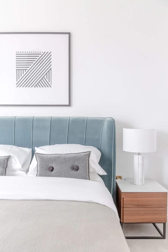 Luxurious 1BD Flat by the River Thames Near Vauxhall