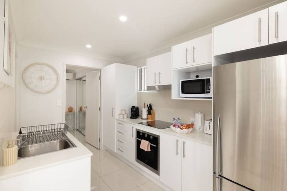 Smart Suites Self Check-in Apartments - 35A Freney