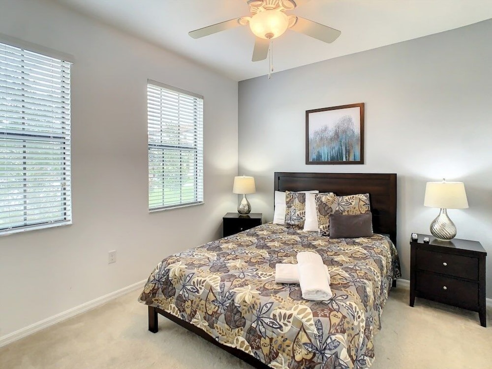 Luxury Villa W/ Private Pool, Golf Resort Amenities & Near Disney 5 Bedroom Villa
