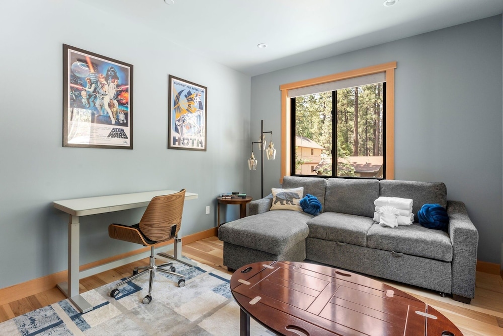 34 - The Maple Crest 5 Bedroom Home