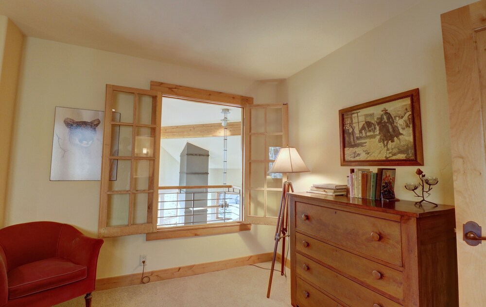 11 Stormwatch Circle 4br 3.5ba 4 Bedroom Home