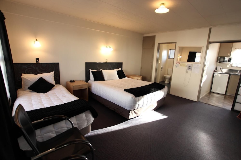 Townhouse Motel