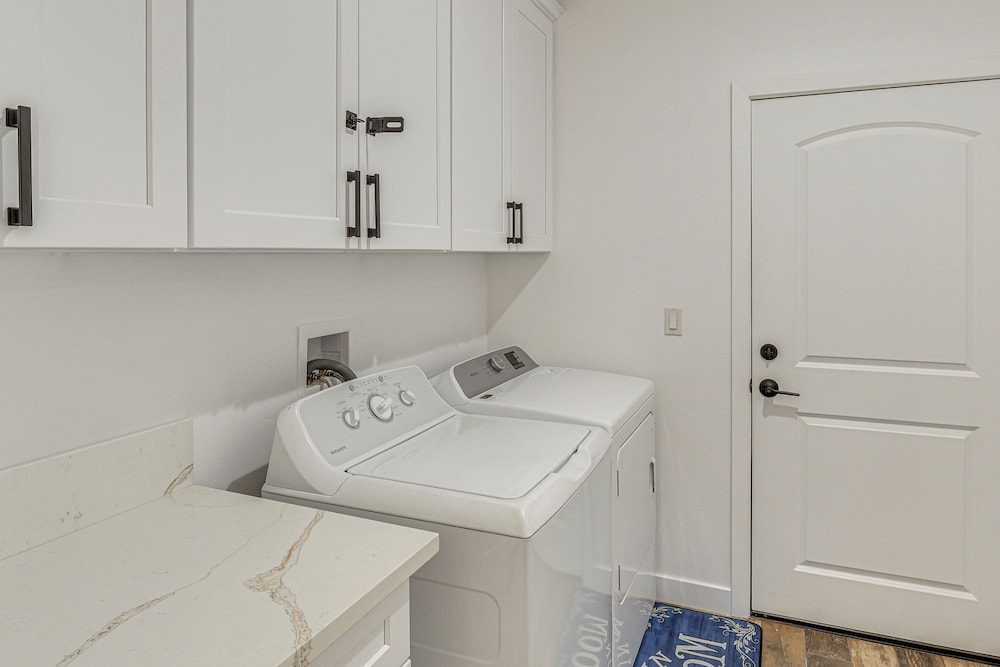 2 Mi to Colorado River! Home w/ Dog-friendly Yard