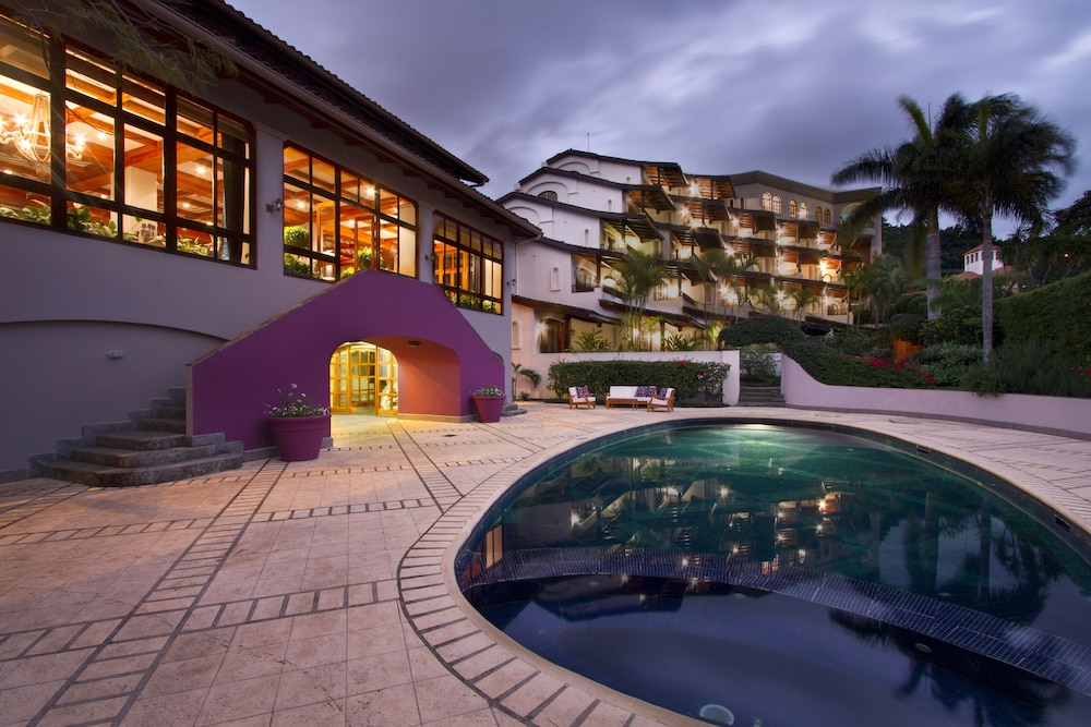 Alta Las Palomas Hotel - Property Image 2