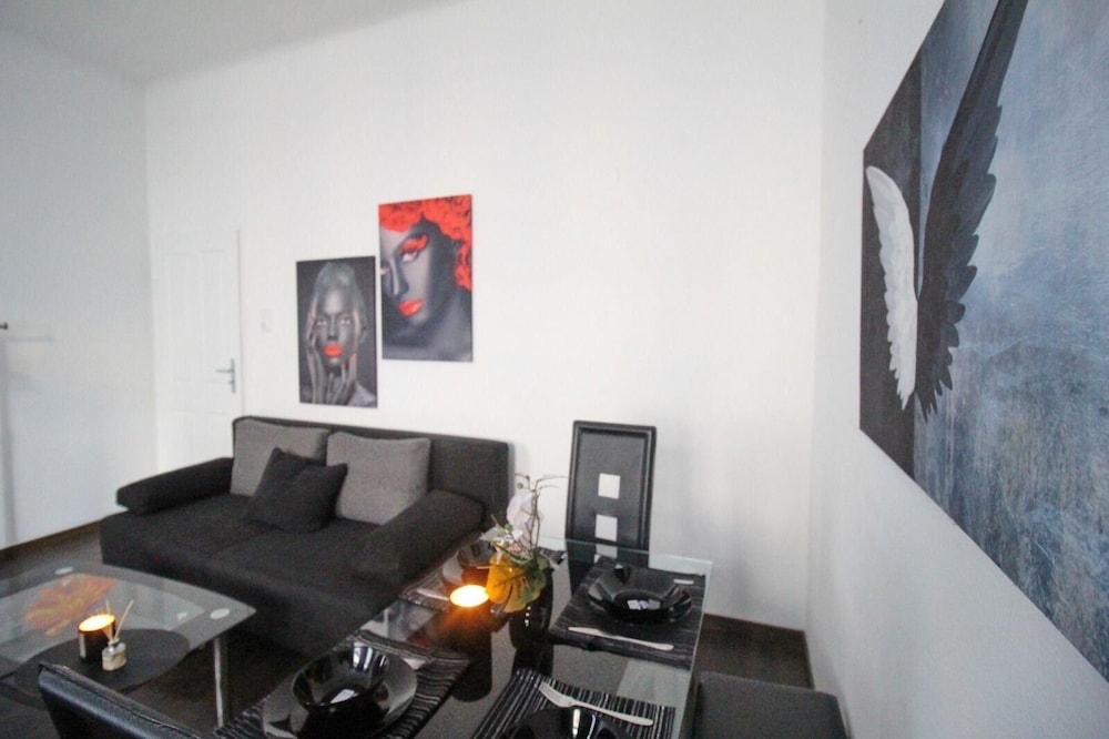 Premium 1BR Stay for 5 Prime Location