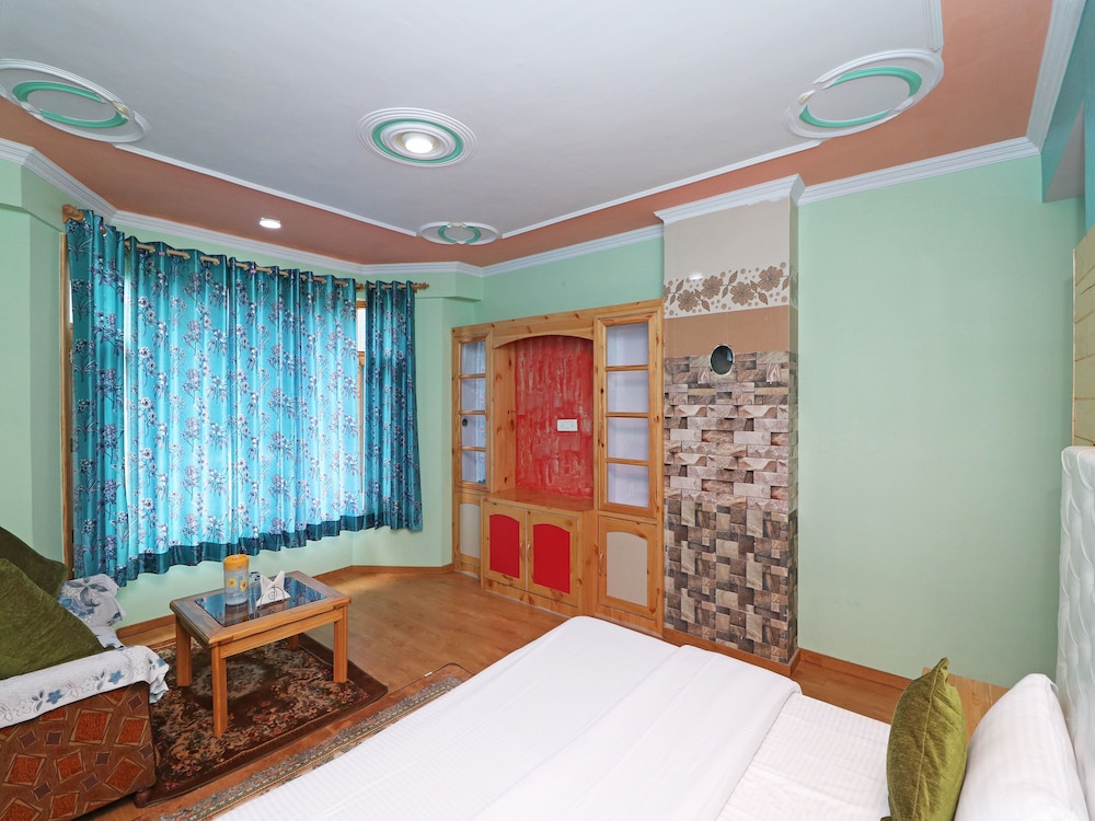 OYO 13743 Home Modern 2BHK Near Mall Road