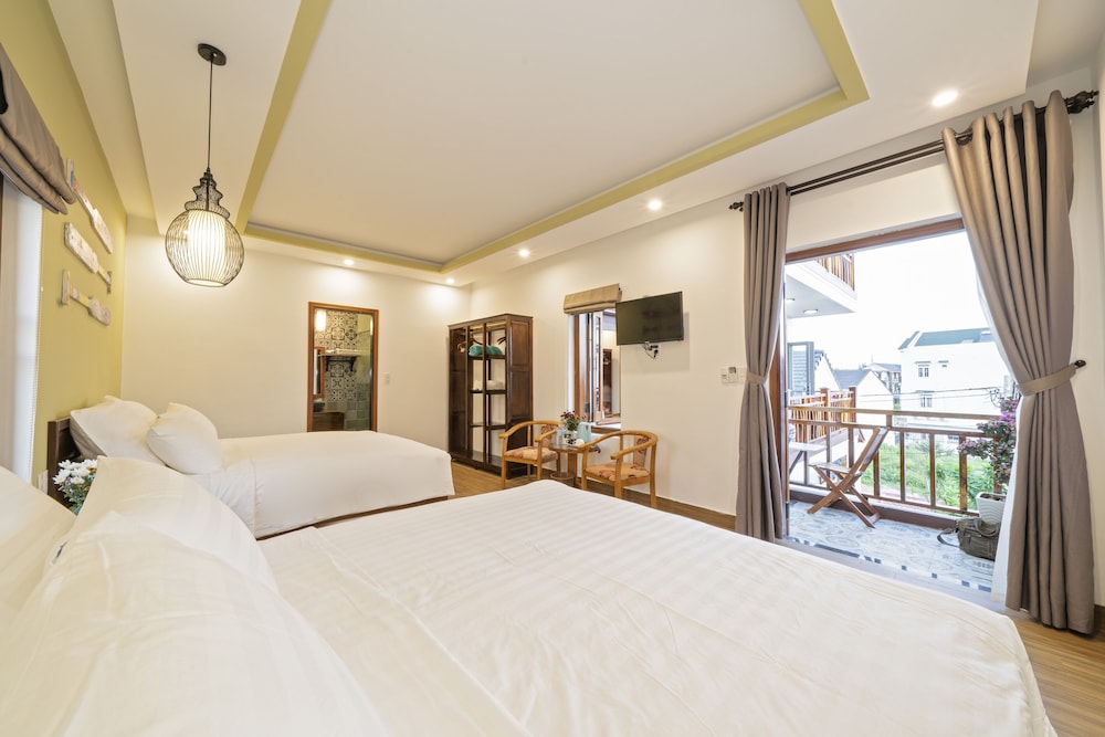 Blue Whale Homestay