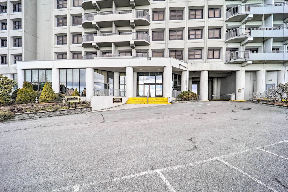 Slope Views & Ski In/out: Sugar Mtn Condo W/pool