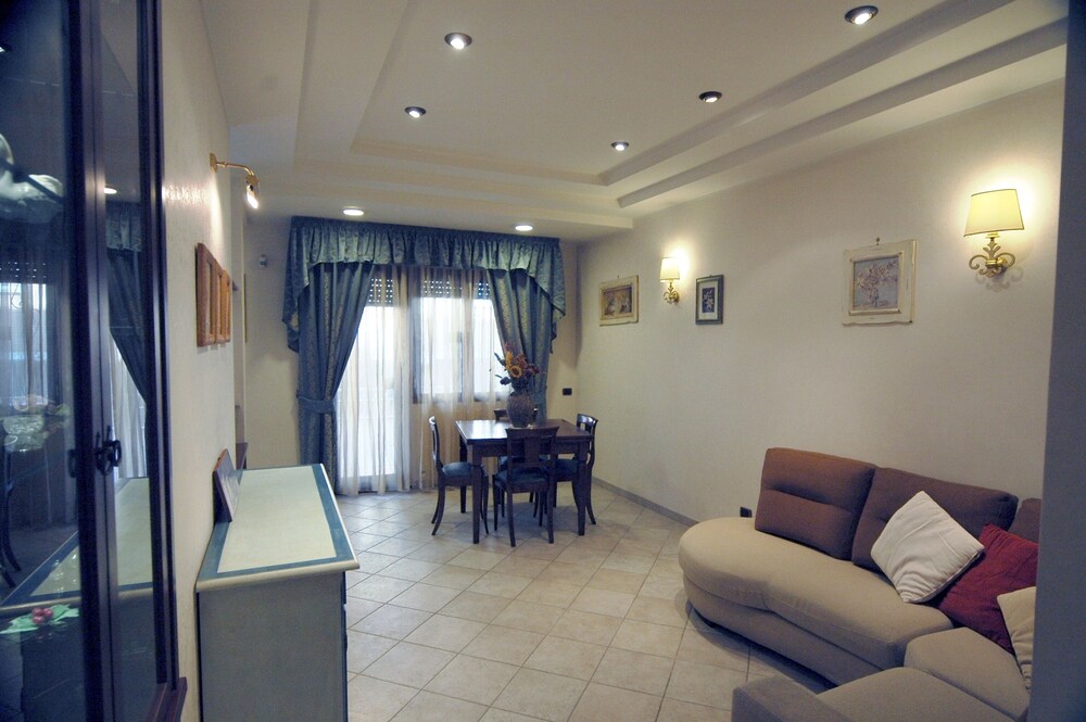 Roma Chic House - Luxury Apartment 1 People for Business Studio