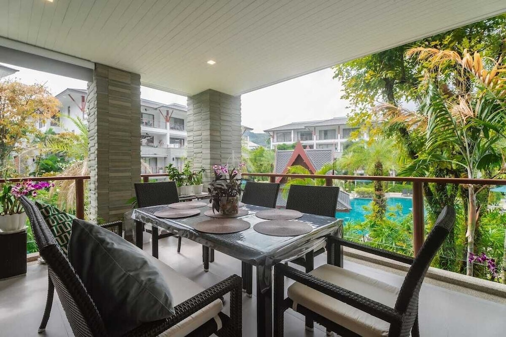 Elegant Beachfront 3BR Condo at Pearl of Naithon