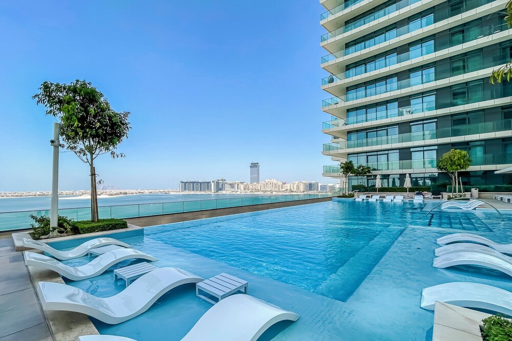 2BR Escape in Beach Vista