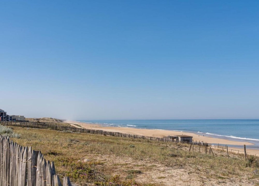 Beautiful House in Lacanau Near sea