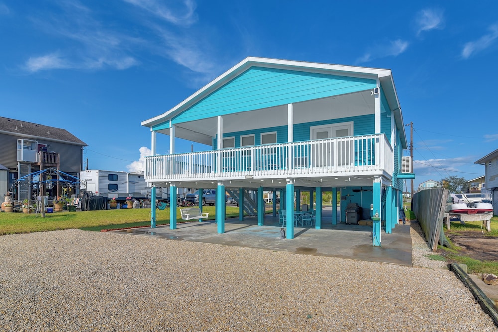 Private Bayfront Access 10 Mi to Galveston Beaches