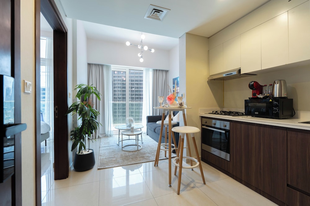 KeyRock - Premium Reva Stay with Pool