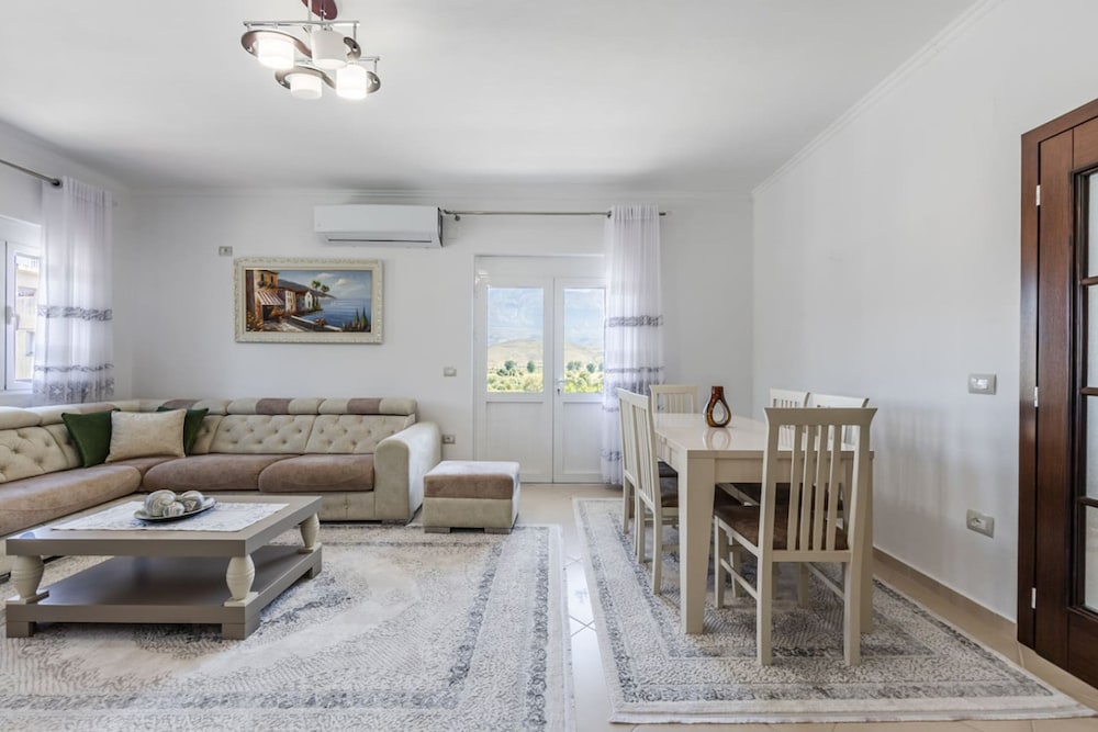 Hometown Apartment 2