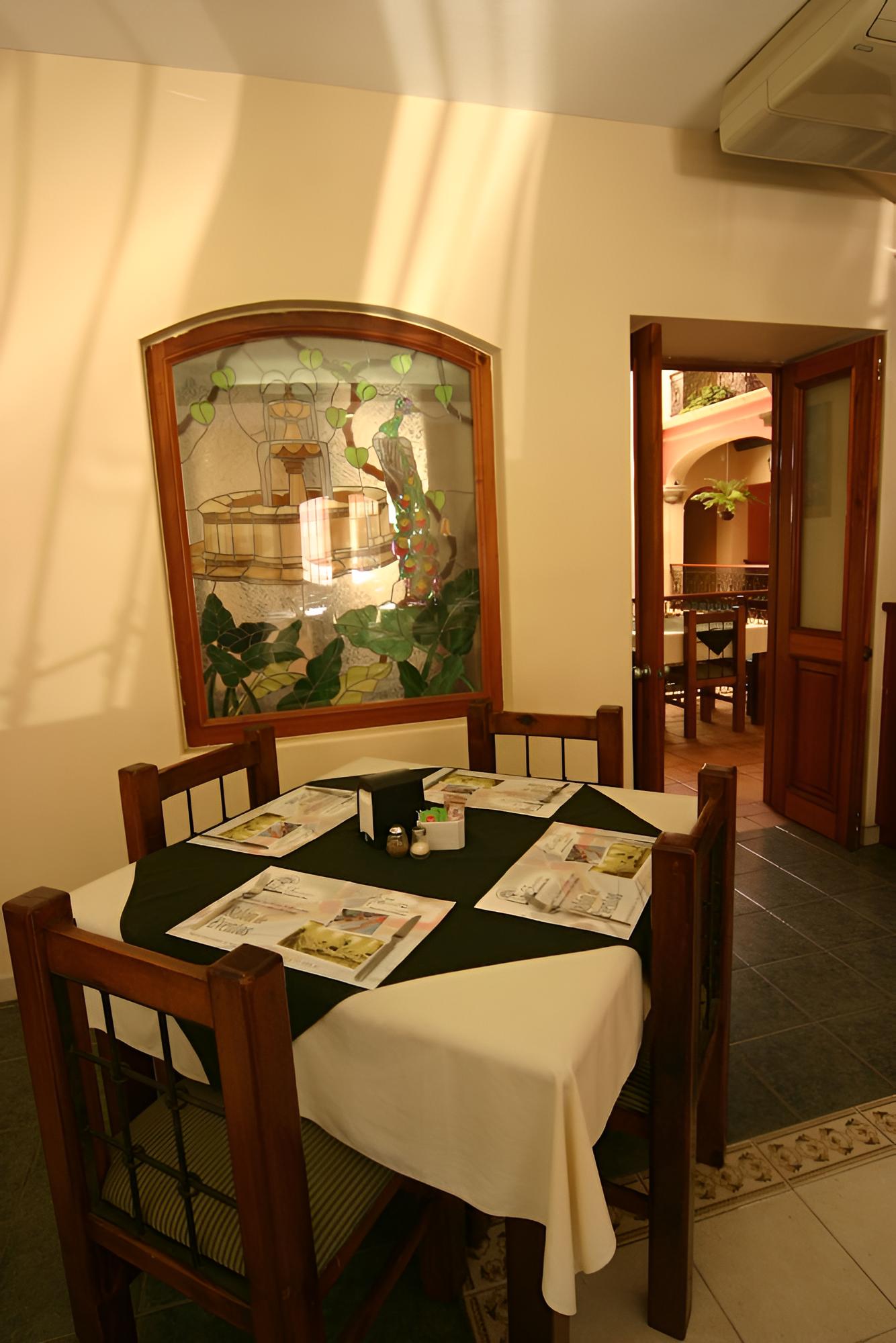 Hotel Cantera Real