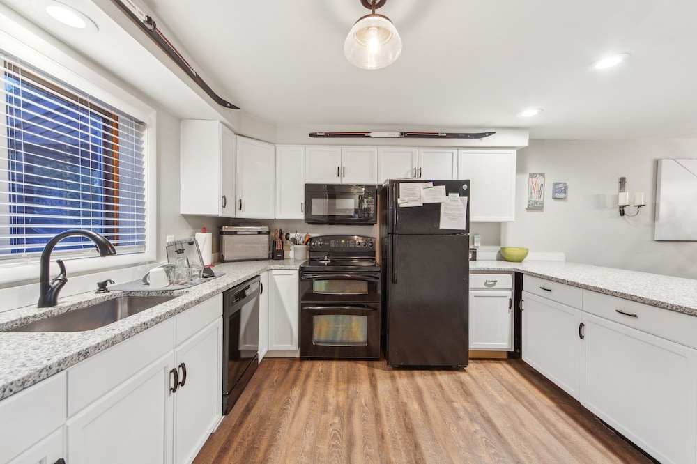 Hedges 7j - Comfortable Mountain Retreat 3 Bedroom Townhouse by The Summit at Gore Mountain