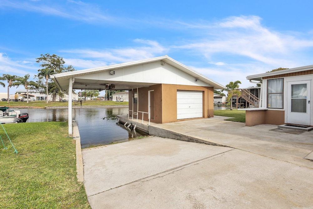 Cozy And Relaxing Fishing Retreat 3 Bedroom Home