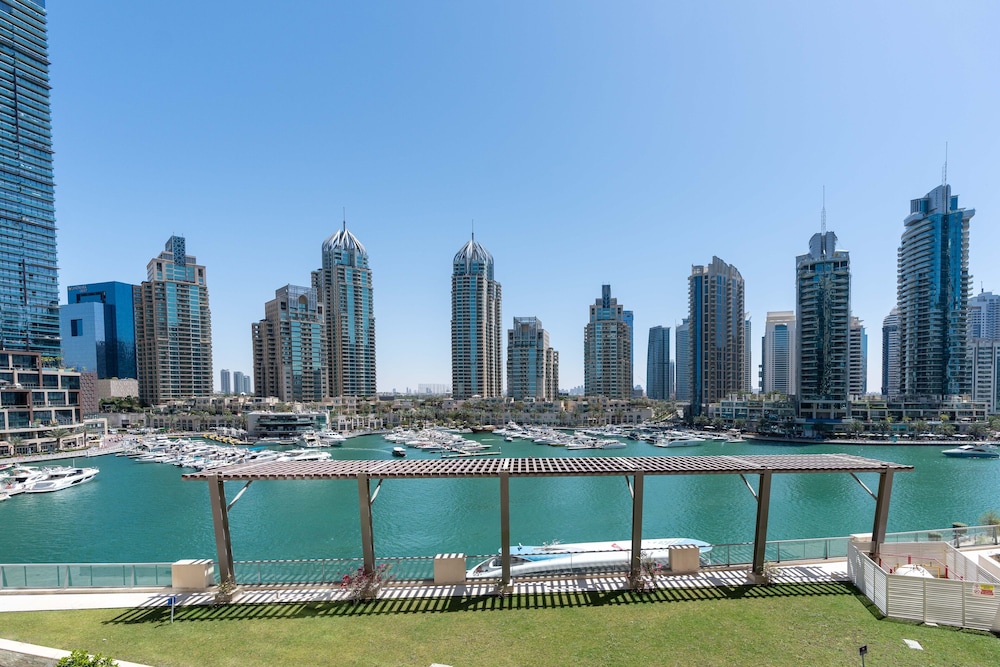 Vacay Lettings - Iris Blue