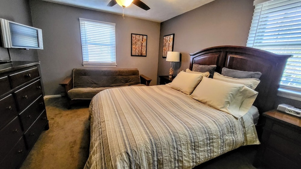 Double Diamond Lodge by Avantstay Group Escape w Firepit Patio Activities