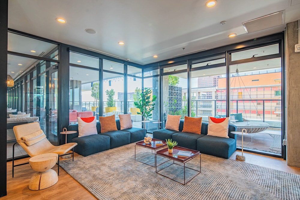 ROVE LIVING/KB - Joy on 4th