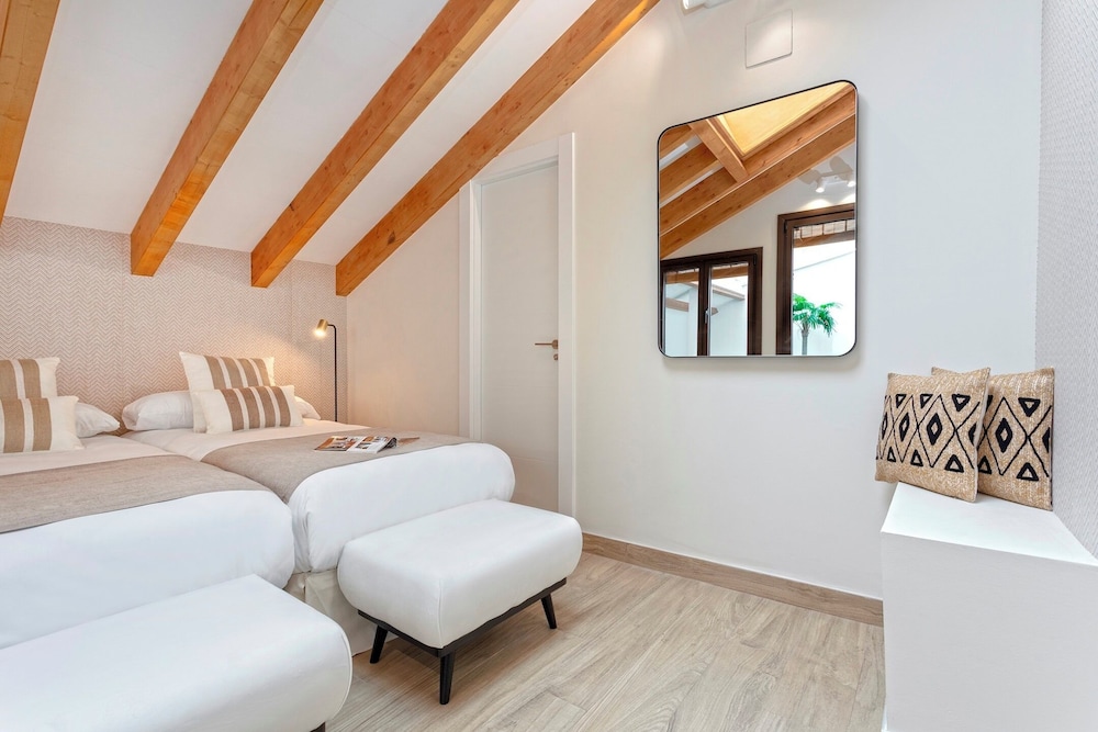 Sophisticated House With Terrace. Plaza del Realejo