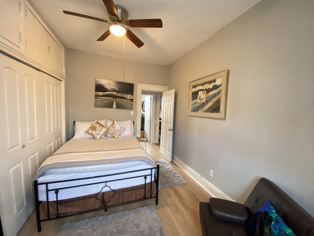 Charming 2 Bedrooms apt One Step to NYC