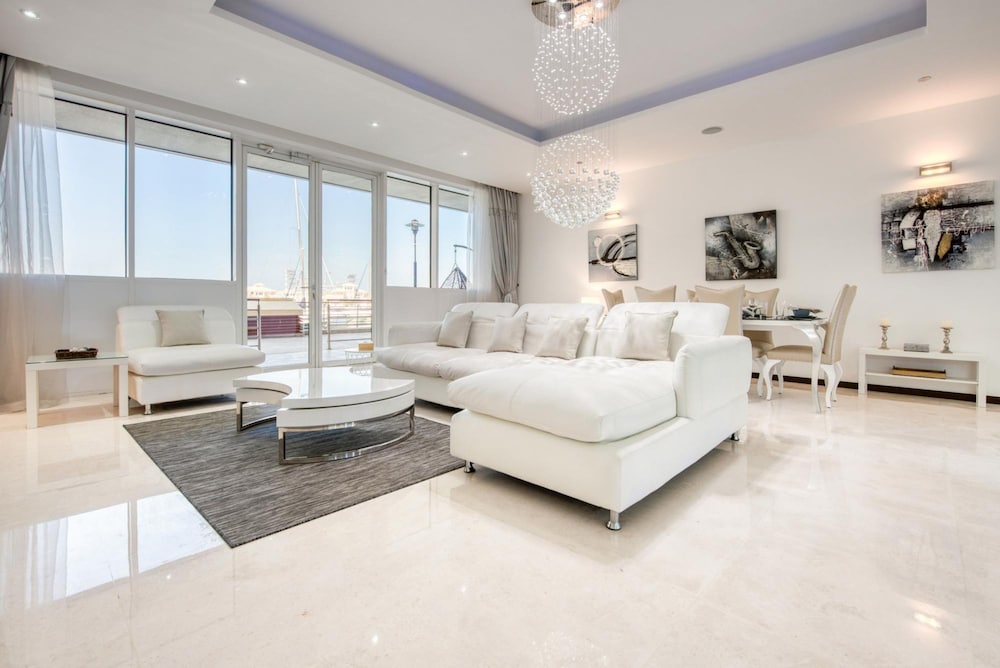 Stunning Sea View Private Beach on the Palm