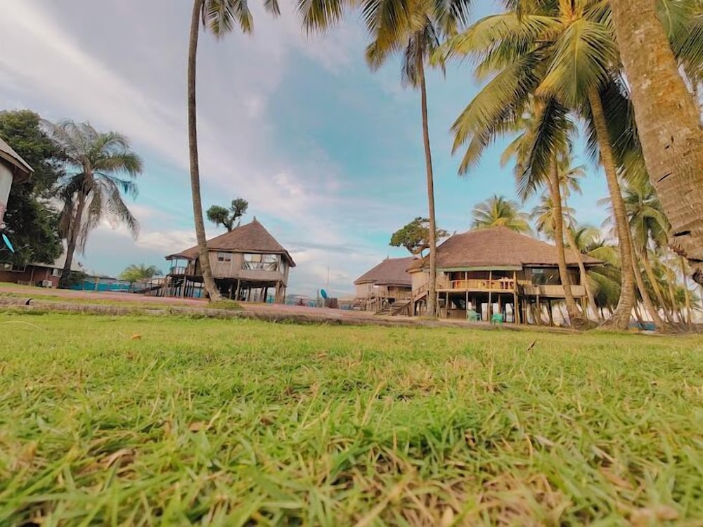 La Campagne Tropicana Beach Resort
