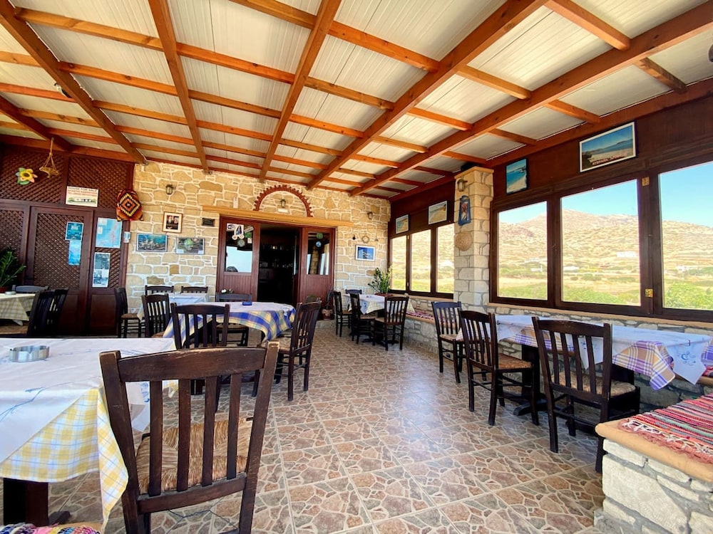 Michail Suites Afiartis Araki