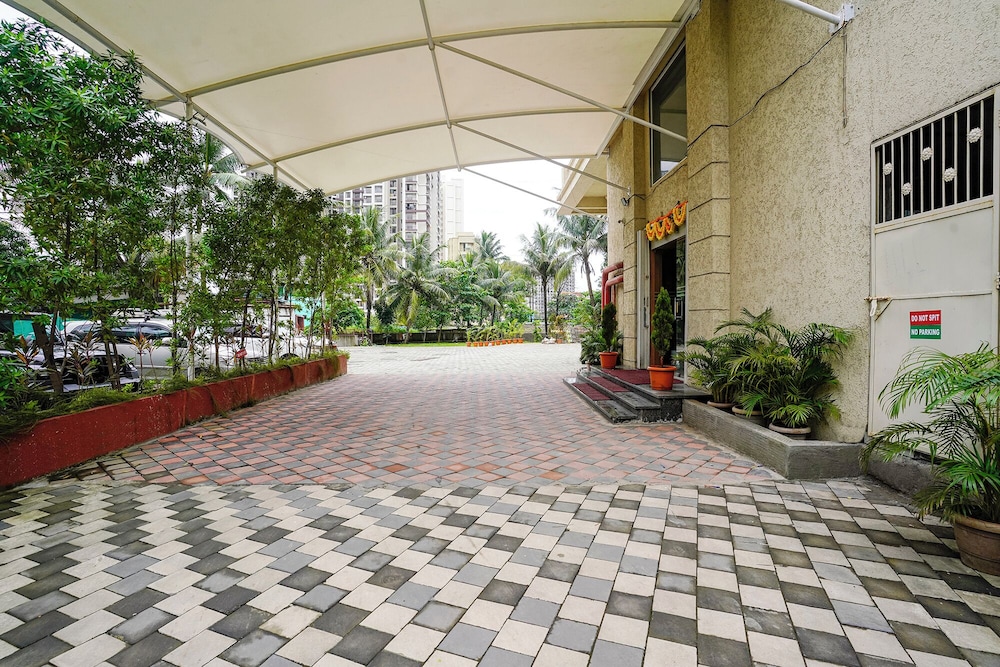 FabHotel Shubham Comforts